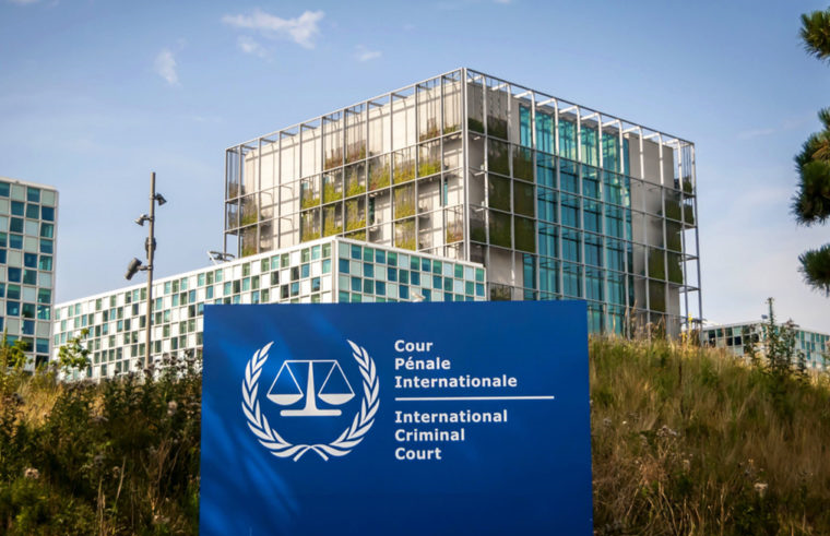 O Estatuto de Roma define quatro crimes centrais: genocídio, crimes contra a humanidade, crimes de guerra e crime de agressão.
